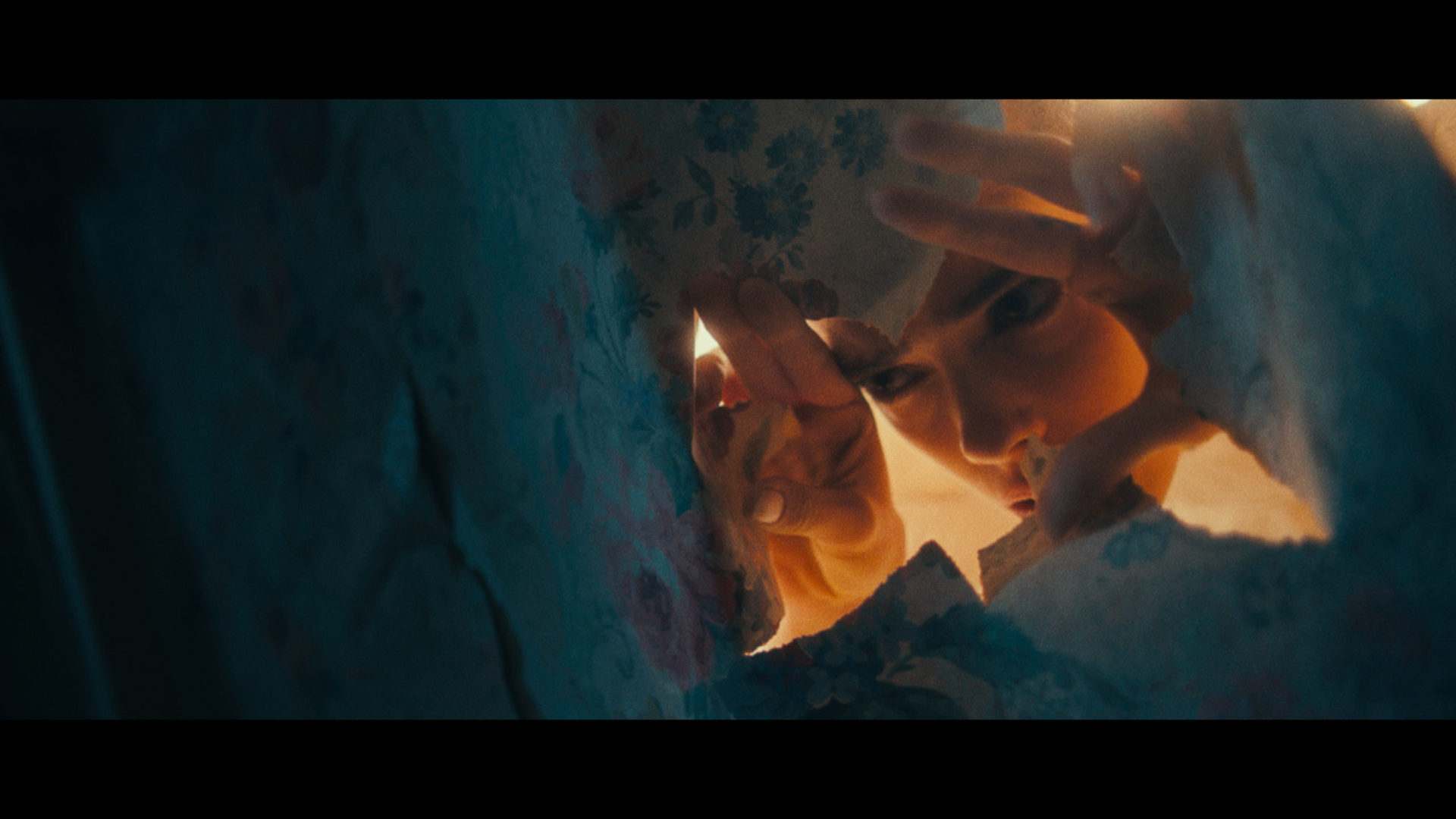 The Descent - Brandon Mercer Studio. Director: Brandon Mercer